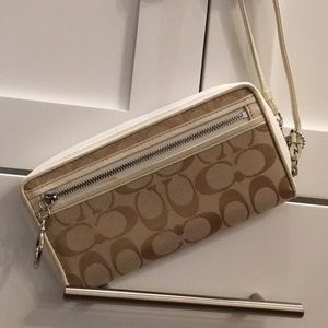 Coach Daisy Signature Large Zip Around Wallet